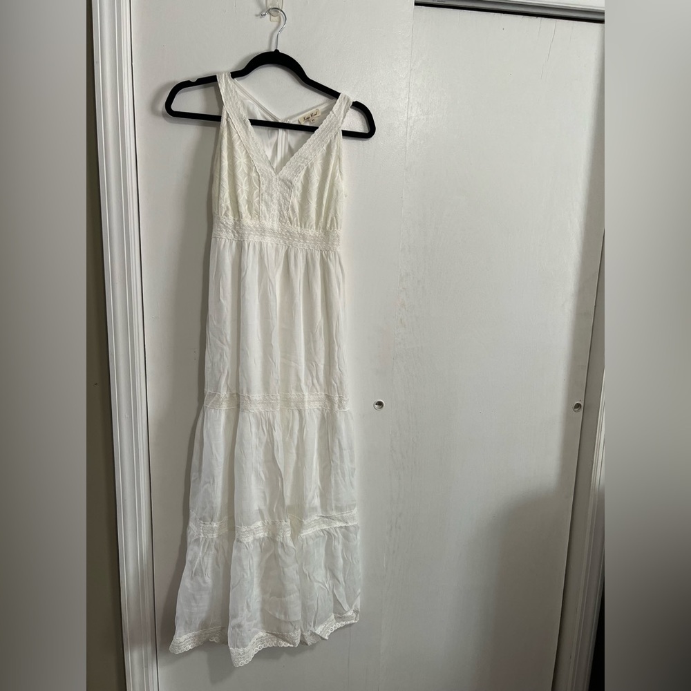 Kings road off White Maxi Dress lace boho style v neck size XS NWOT sleeveless